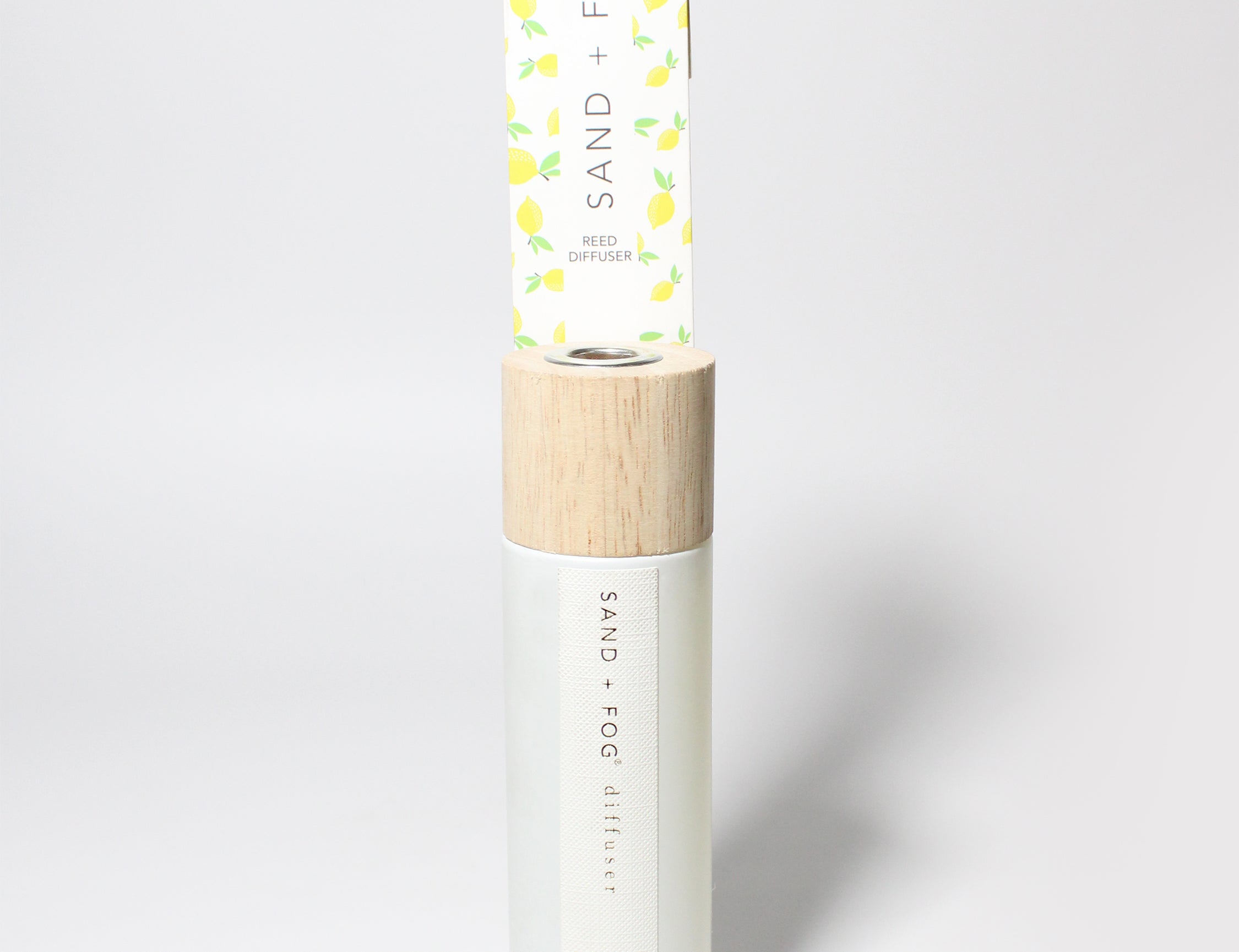 Limoncello reed diffuser White Eggshell vessel with Wood top