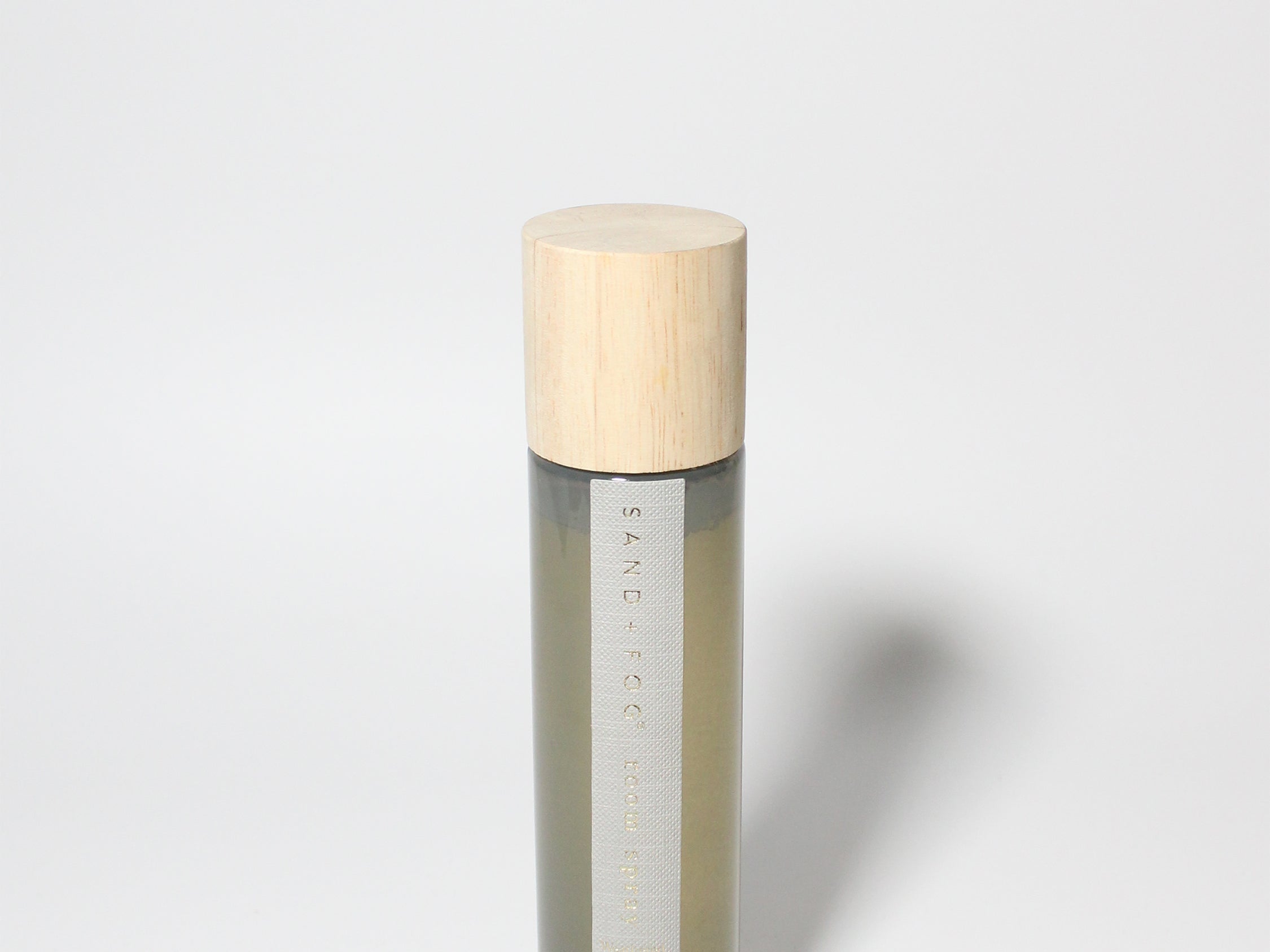 Weathered Tobacco room spray Gray