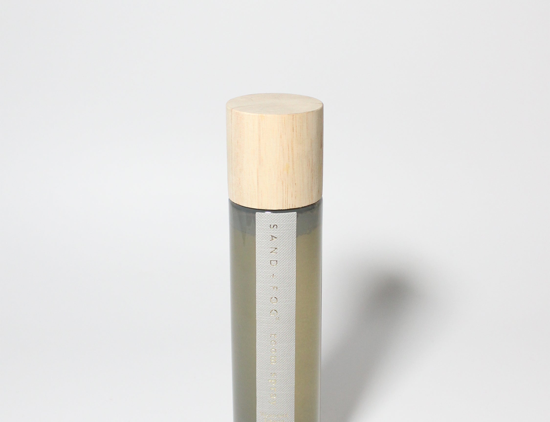 Weathered Tobacco room spray Gray