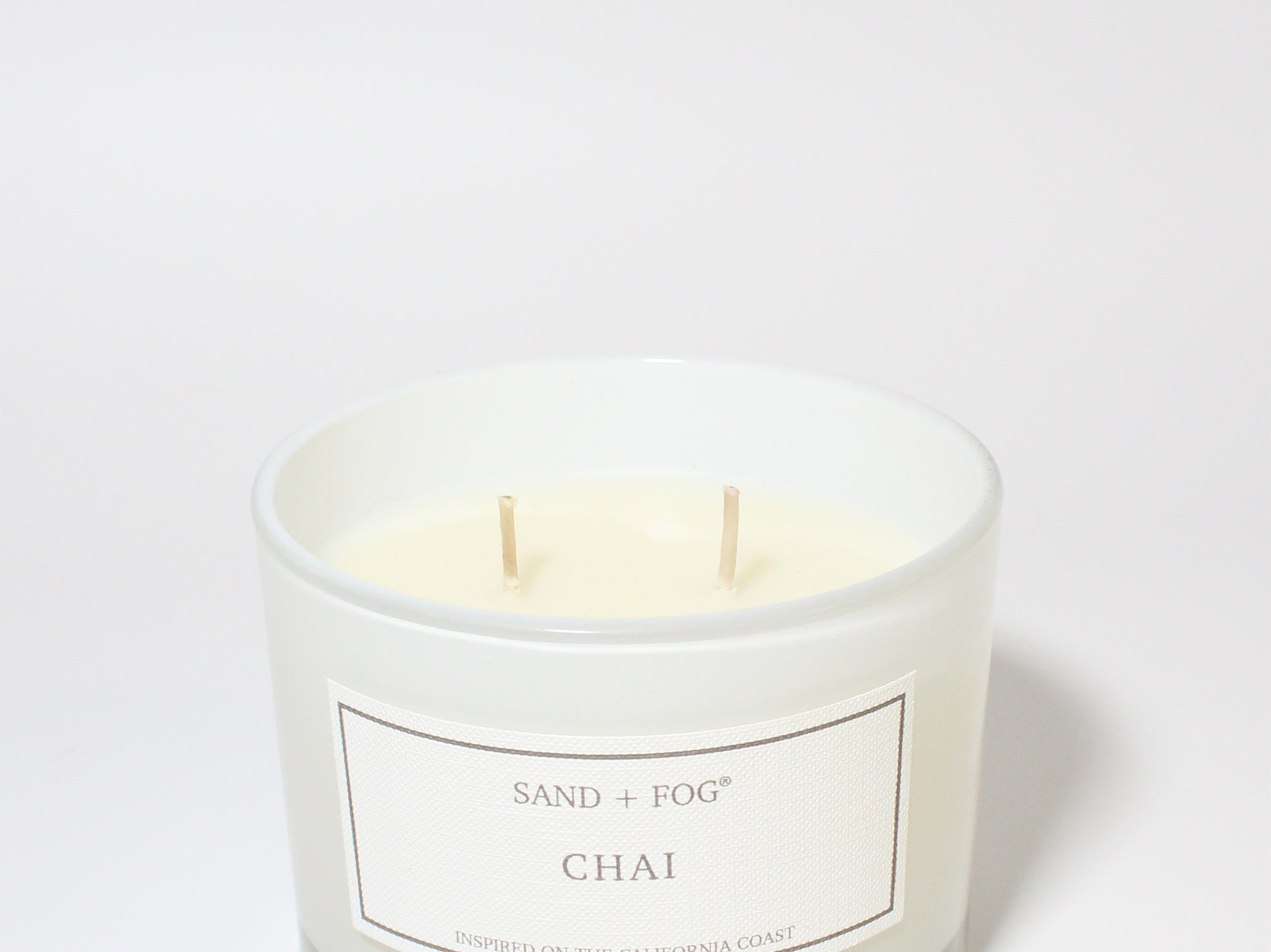 Chai 12 oz scented candle White vessel with Wood Lid