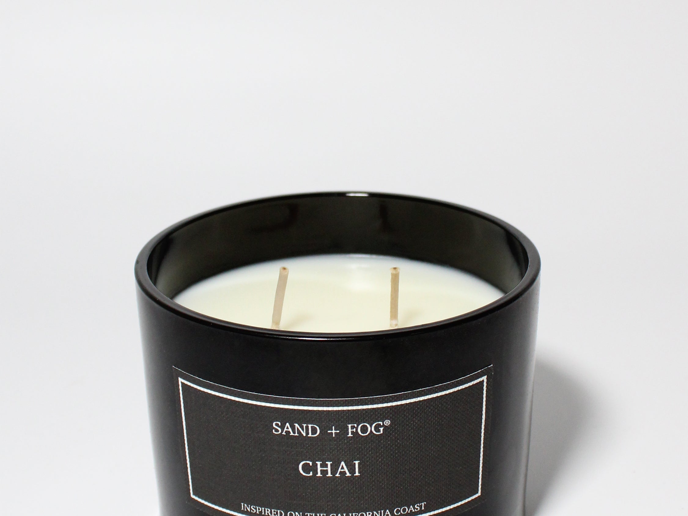 Chai 12 oz scented candle Black vessel with Wood Lid