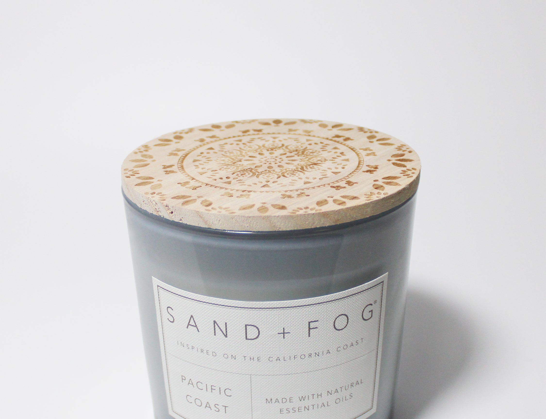 Pacific Coast 21 oz candle with wood lid