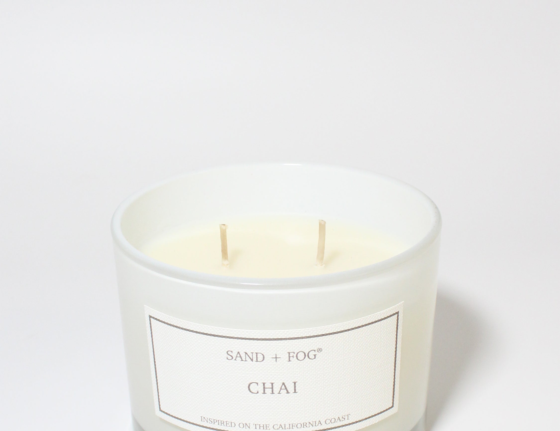 Chai 12 oz scented candle White vessel with Wood Lid