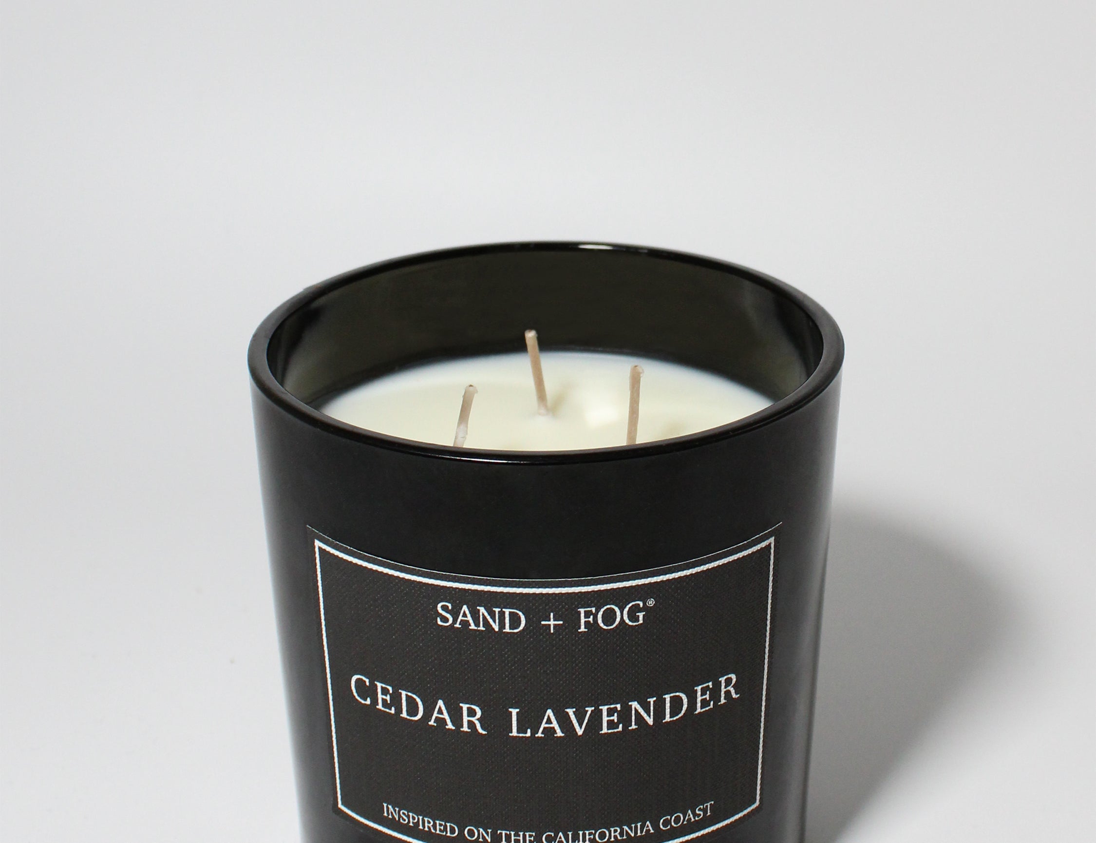 Cedar Lavender 21 oz scented candle Black vessel with Wood lid