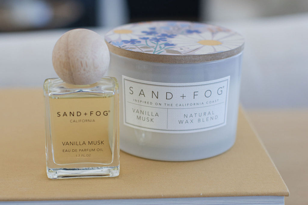 sand and fog tobacco vanilla + Eau De Parfum Discovery Set Musk + Jasmine & Cedarwood reminding you of comfort and elegance Vanilla Tobacco Scented Candle |