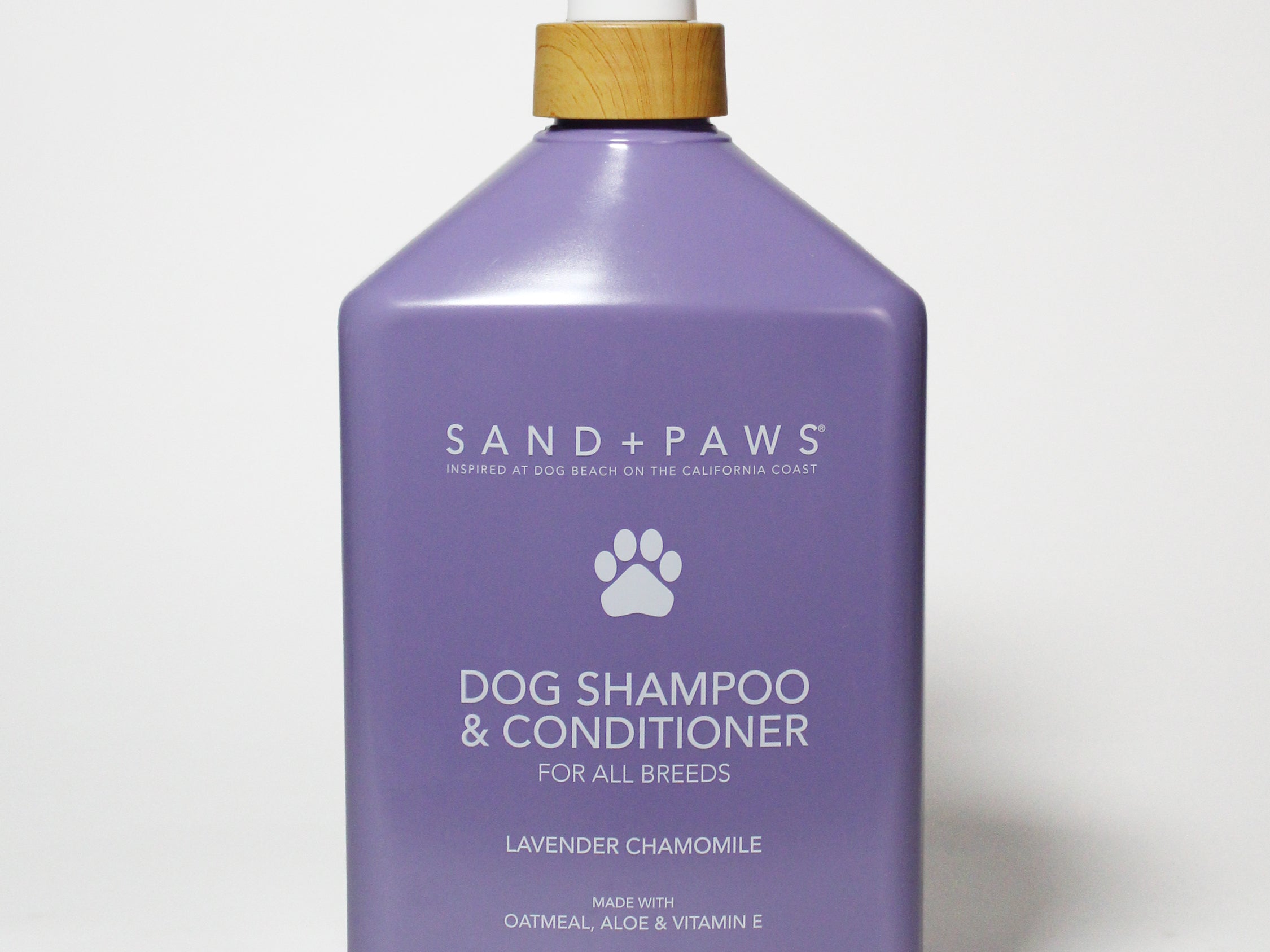 Sand+Paws dog shampoo & conditioner bottle, lavender chamomile scent, pump top