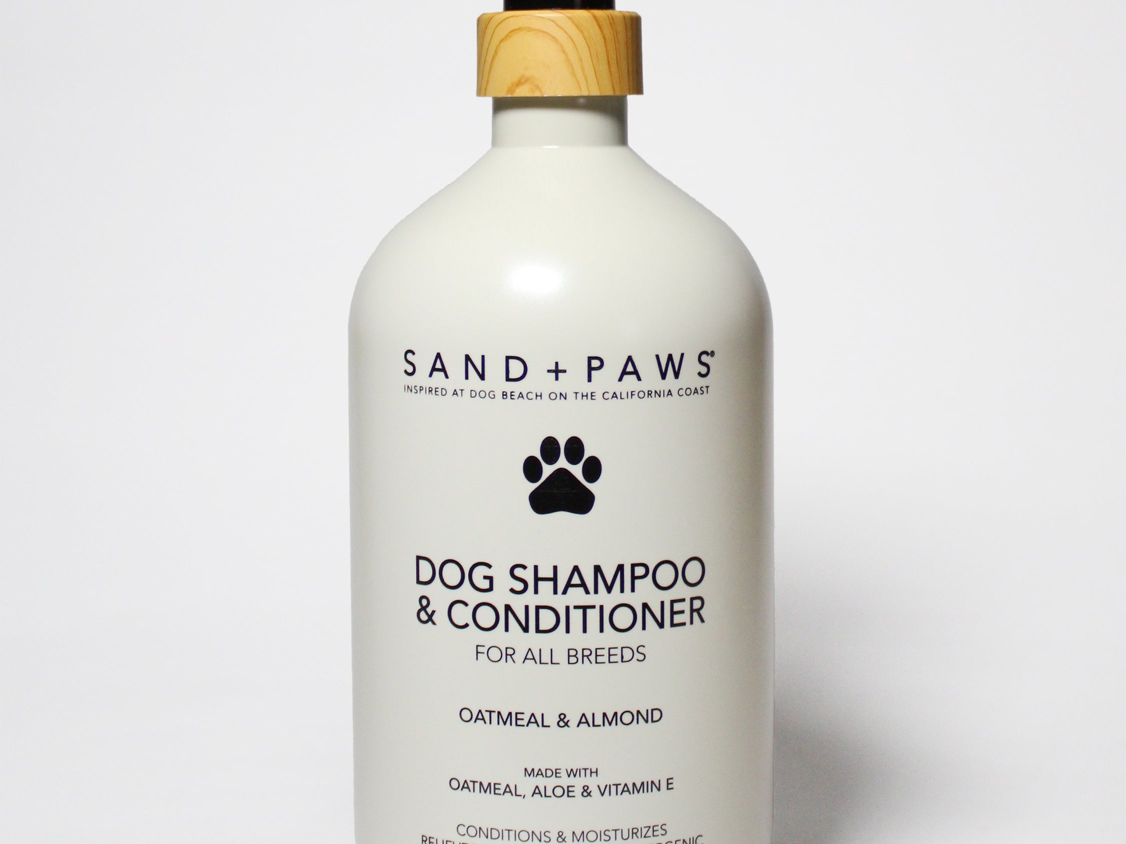 Sand + Paws dog shampoo & conditioner bottle with pump, oatmeal almond